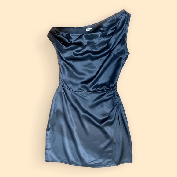 NWT Reformation Alanis One Shoulder Cowl Neck Silk Minidress Black Size 0 - Picture 3 of 5